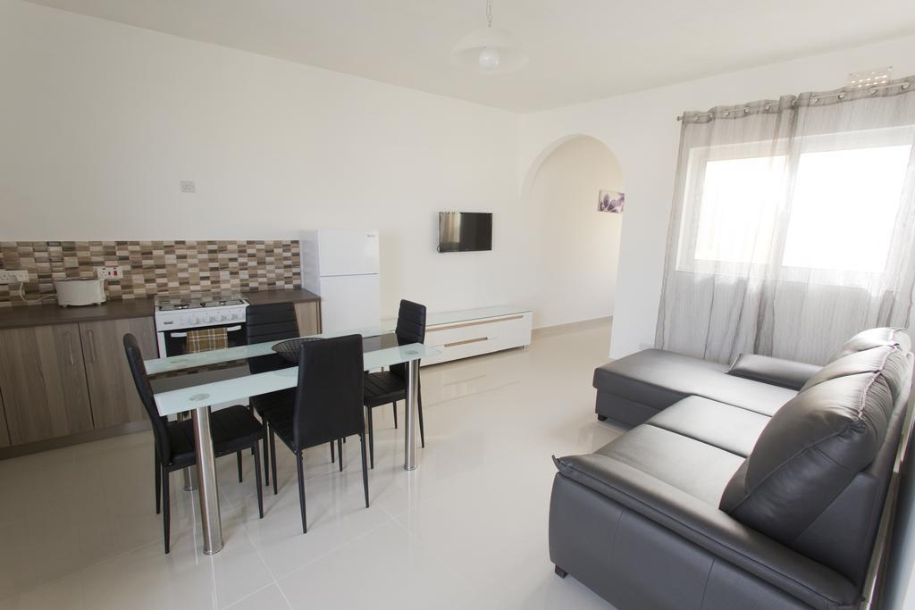 Dolphin Court Διαμέρισμα Marsalforn Δωμάτιο φωτογραφία